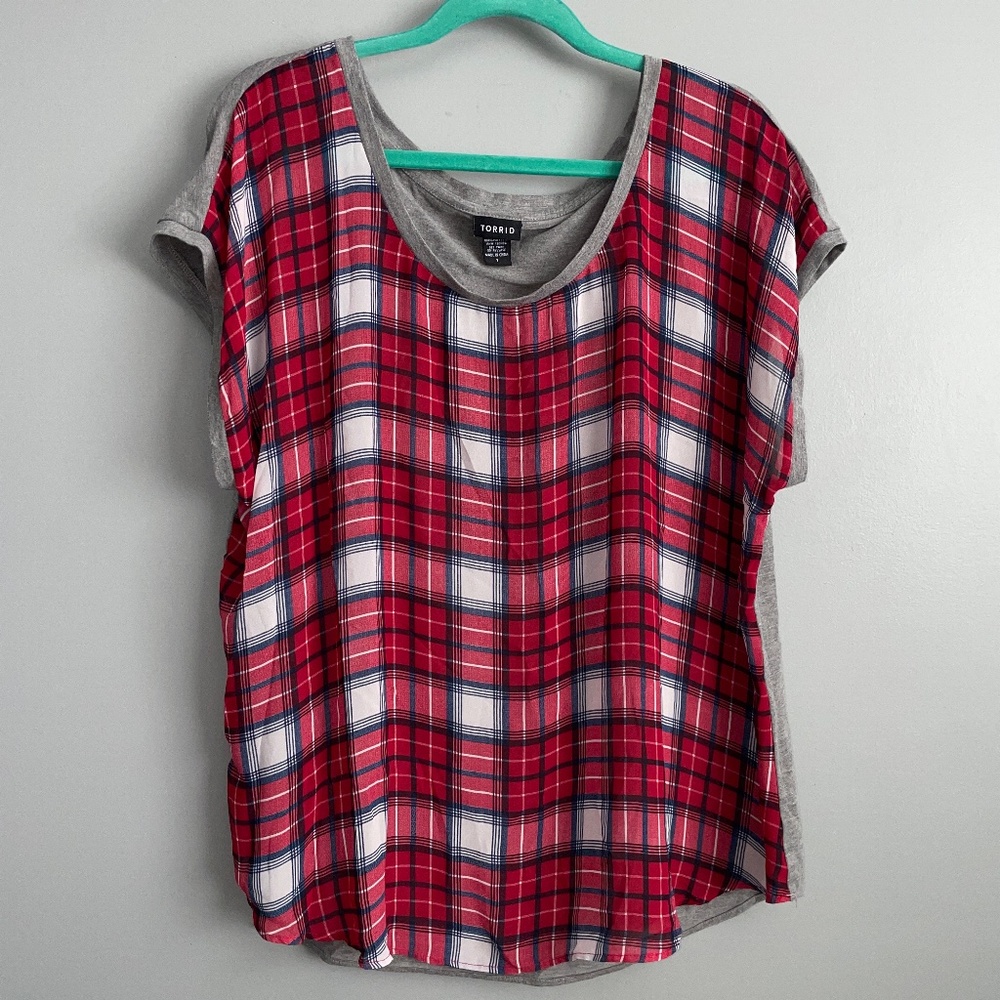 EUC Torrid Red Plaid Front Gray Knit Back Top Size 1 - 1X